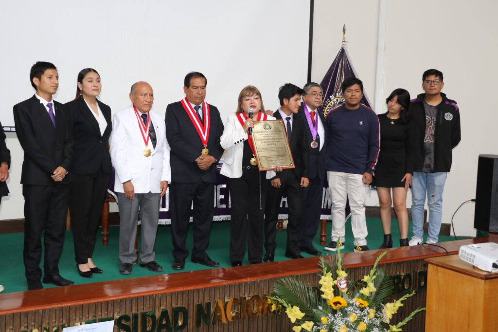 CEREMONIA DE ANIVERSARIO DE LA FACULTAD DE MEDICINA HUMANA